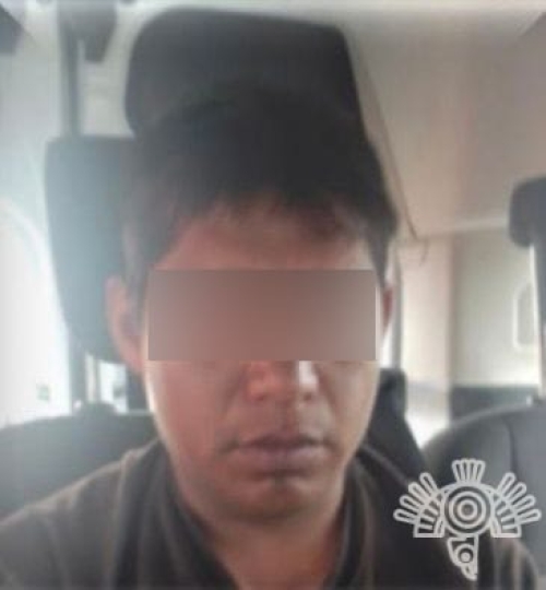 En Huejotzingo, Policía Estatal detiene a dos personas en posesión de aparente cristal