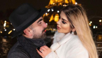 Vicente Jr. y Mariana se comprometieron al pie de la Torre Eiffel.