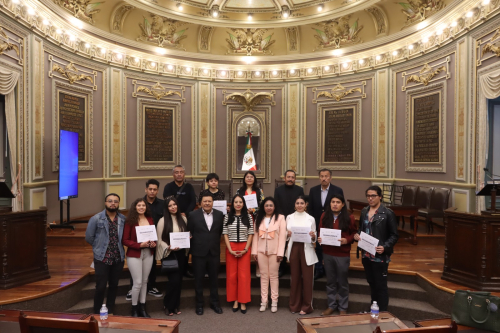 Entrega Voluntariado del Congreso del Estado reconocimientos a alumnos del Instituto de Artes Visuales