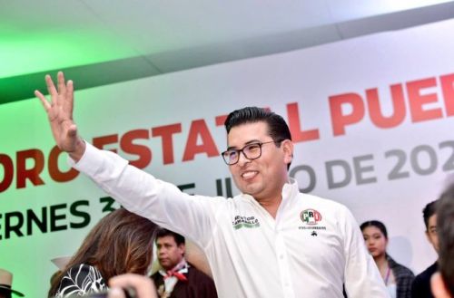 Néstor Camarillo irá por la candidatura al Senado
