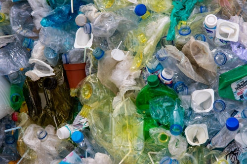 Día Internacional Libre de Bolsas de Plástico: Canadá prohíbe todos los plásticos de un solo uso