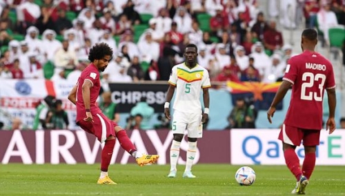 Qatar cayó frente a Senegal 3-1 y está prácticamente eliminado