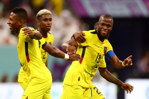 ¡Partido inaugural polémico! Ecuador vence 2-0 a Qatar