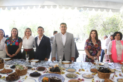 Cuenta sector restaurantero en Puebla con apoyo total del gobierno estatal: Sergio Salomón