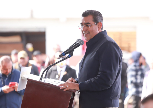 Gobierno de Puebla absorberá los gastos del traslado de la jirafa “Benito”