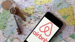 Airbnb prohíbe de manera permanente las fiestas en los alquileres