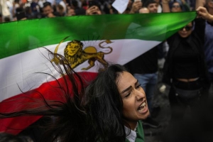 ¿Qué está sucediendo con las mujeres de Irán? ¿Por qué protestan?