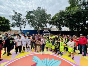 Tonantzin Fernández inauguró la rehabilitación del parque del Barrio de Santiago Mixquitla de San Pedro Cholula.